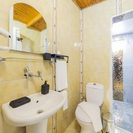Spacious Flat In Konyaalti アパート アンタルヤ