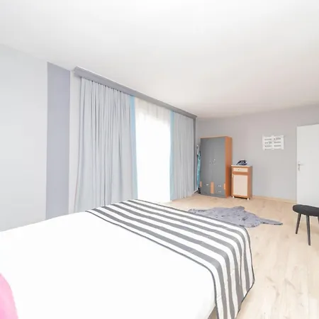 شقة Spacious Flat In Konyaalti أنطاليا