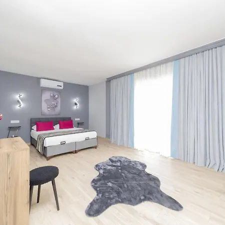 Spacious Flat In Konyaalti أنطاليا