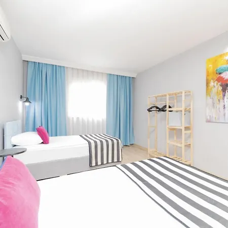 Spacious Flat In Konyaalti Apartment *
